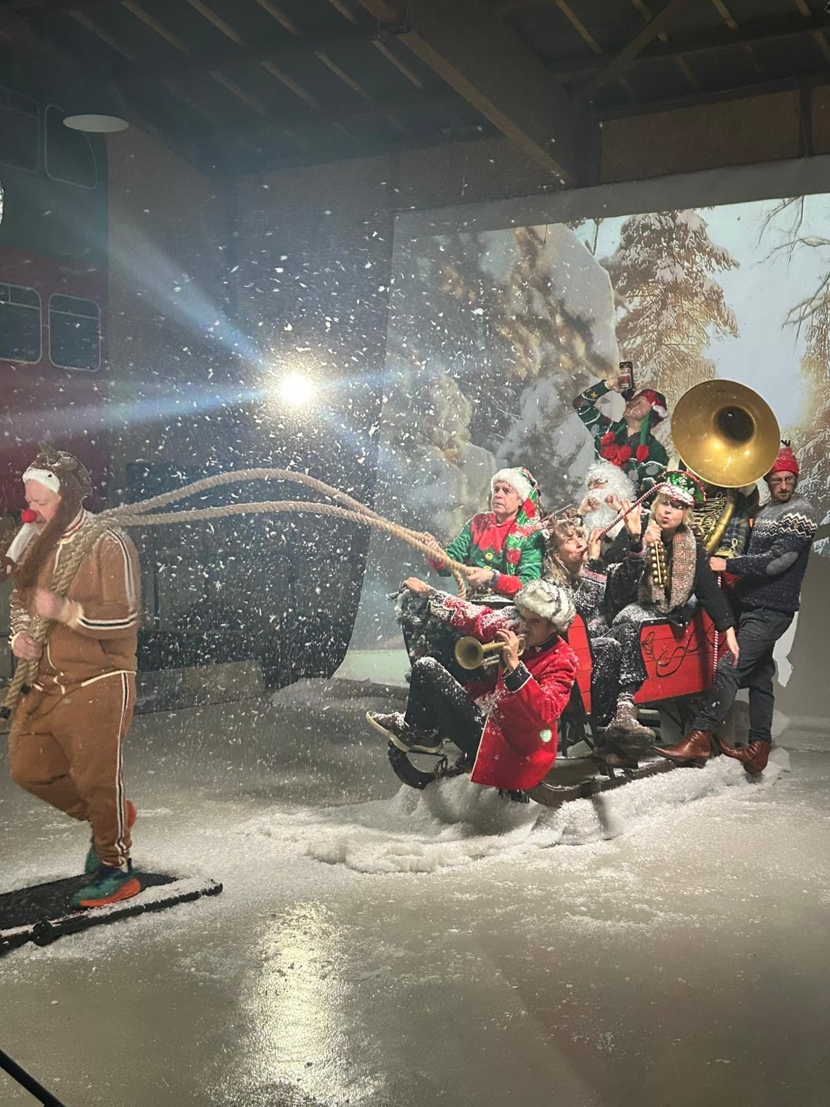 Schlittenszene im Musikvideo
